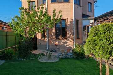 Дом, 245 м², 2 эт.